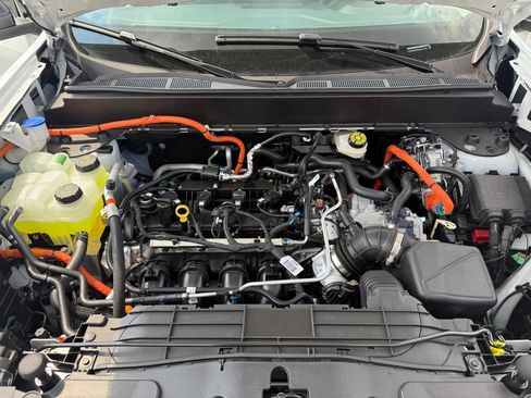 New 2025 Ford Maverick XLT image 21