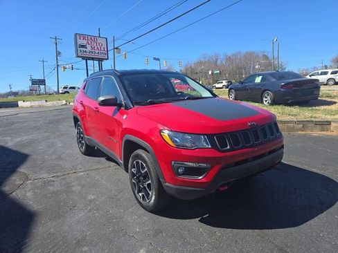 Used 2019 Jeep Compass Trailhawk AWD/4WD image 3