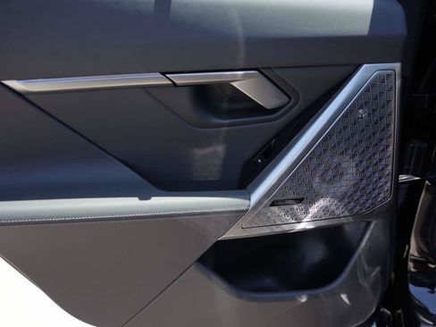 Used 2026 BMW M5 w/ Carbon Package AWD/4WD image 10
