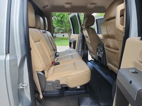 Used 2011 Ford F250 Lariat w/ Lariat Interior Pkg image 36