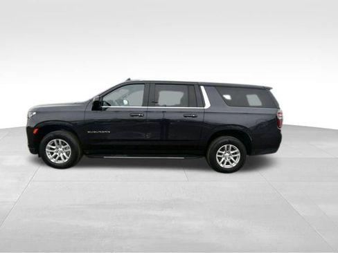 Used 2024 Chevrolet Suburban LT AWD/4WD image 4