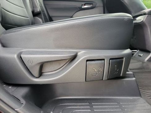 Certified 2024 Toyota Highlander XLE FWD image 27