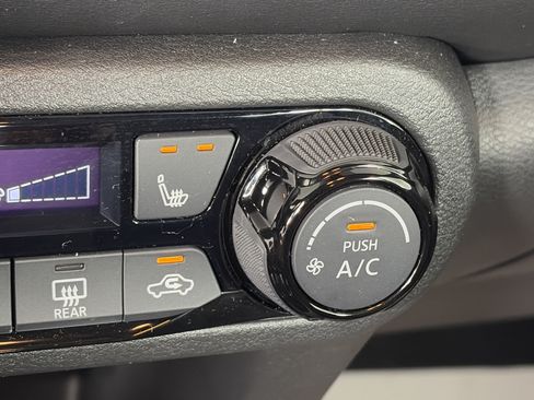 Used 2024 Nissan Kicks SR w/ SR Premium Package FWD image 22