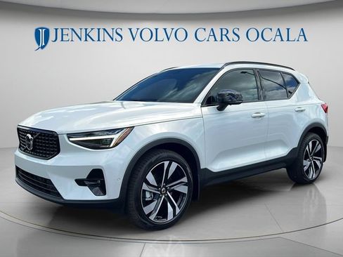 New 2026 Volvo XC40 B5 Plus w/ Climate Package AWD/4WD image 7