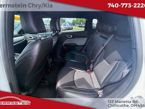 Used 2024 Jeep Compass Latitude AWD/4WD image 23