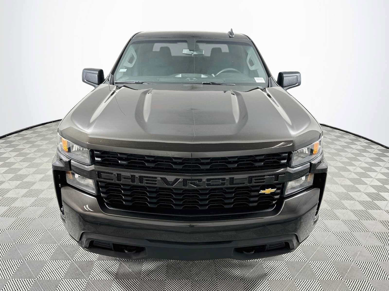 Used 2021 Chevrolet Silverado 1500 Custom RWD image 2