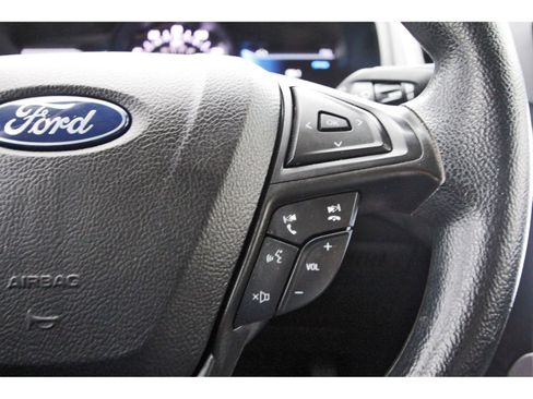 Used 2022 Ford Edge SE image 19