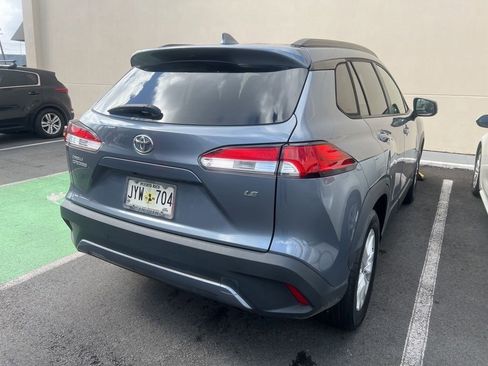 Used 2022 Toyota Corolla Cross LE image 2