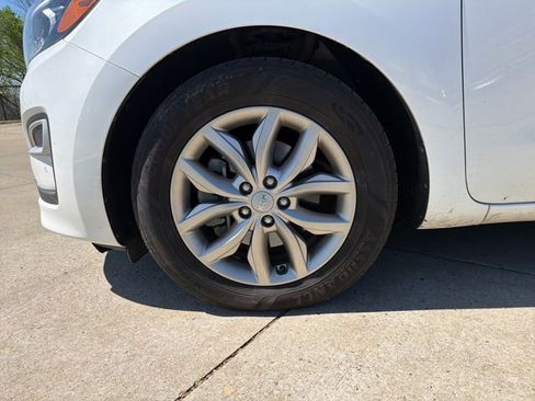 Used 2020 Kia Sedona EX image 9