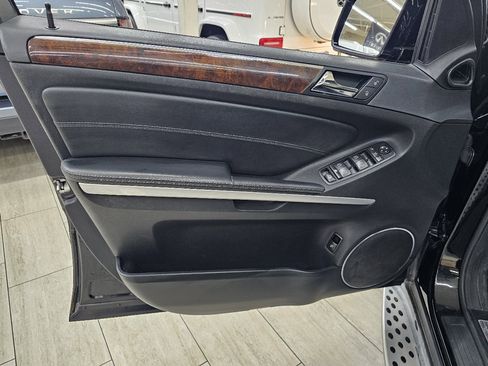 Used 2011 Mercedes-Benz GL 450 4MATIC image 40