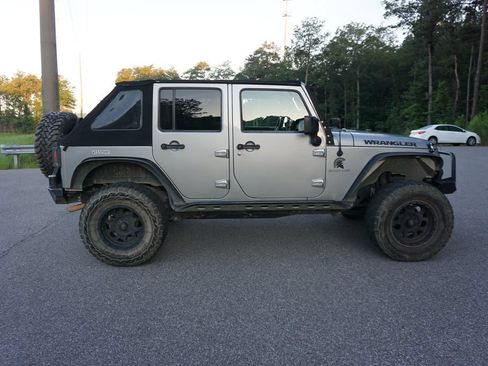 Used 2016 Jeep Wrangler Unlimited Sport AWD/4WD image 18