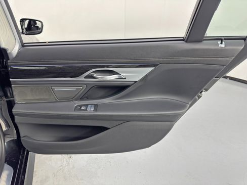 Used 2020 BMW 750i xDrive 750i xDrive w/ Executive Package image 49