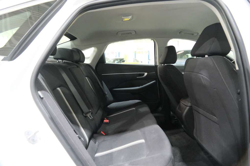 Used 2025 Hyundai Sonata SEL FWD image 23