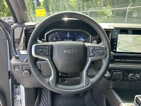 Used 2025 Chevrolet Silverado 1500 LT Trail Boss w/ Convenience Package II AWD/4WD image 26