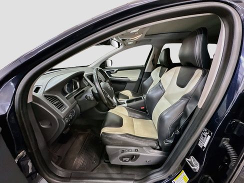 Used 2017 Volvo XC60 T6 Dynamic w/ Preferred Option Package AWD/4WD image 13