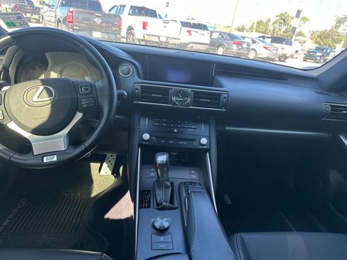 Used 2018 Lexus IS 350 AWD image 10