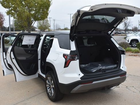 New 2026 Chevrolet Equinox LT w/ Convenience Package II image 17