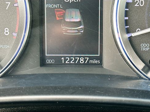 Used 2016 Toyota Highlander XLE image 17