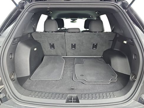 Used 2025 Chevrolet Equinox LT FWD image 29
