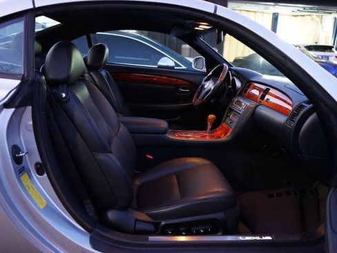 Used 2006 Lexus SC 430 Convertible w/ Preferred Accessory Pkg image 10