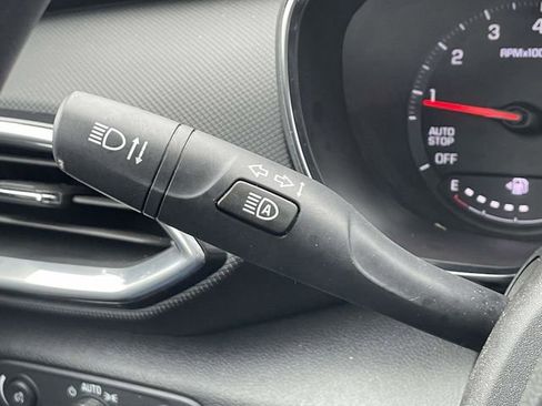 Certified 2023 Chevrolet TrailBlazer LT FWD image 32