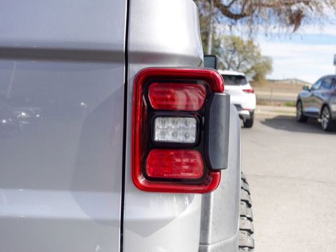 Used 2021 Jeep Gladiator Rubicon image 6