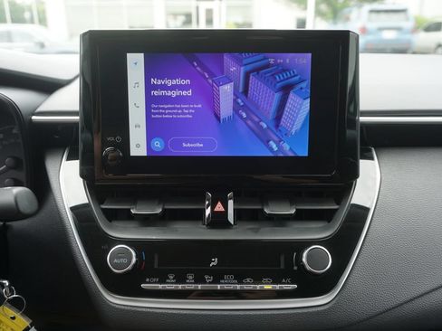 Used 2024 Toyota Corolla LE FWD image 9