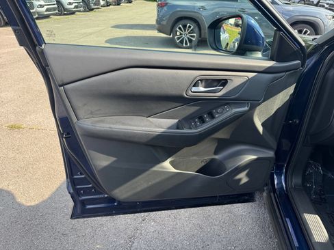 Used 2026 Nissan Rogue SV FWD image 18