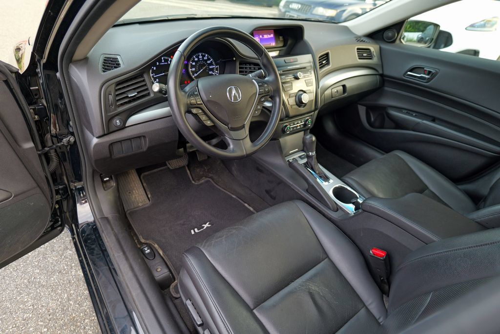 Used 2015 Acura ILX w/ Premium Package FWD image 18