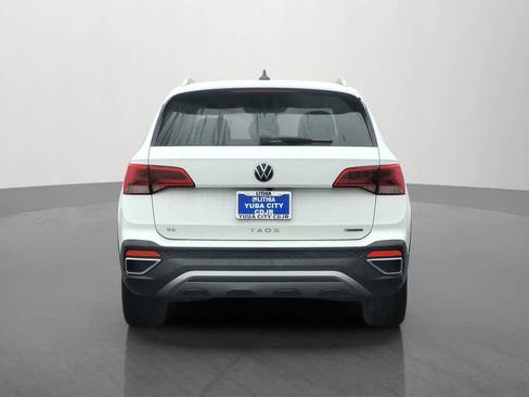 Used 2022 Volkswagen Taos SE w/ Panoramic Sunroof Package AWD/4WD image 5