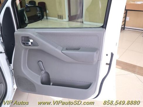 Used 2014 Nissan Frontier S image 6