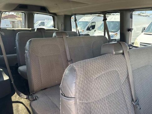 Used 2017 Chevrolet Express 3500 LT w/ LT Preferred Equipment Group image 10