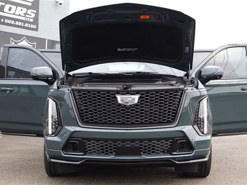 Used 2026 Cadillac Escalade V w/ LPO, ONYX Package AWD/4WD image 43