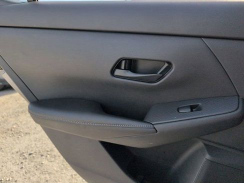 Used 2025 Nissan Sentra SV FWD image 26