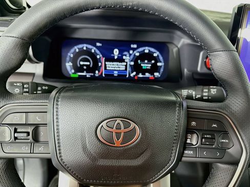 New 2026 Toyota 4Runner TRD Off-Road Premium AWD/4WD image 15