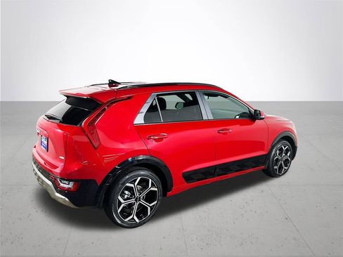 Certified 2025 Kia Niro SX Touring image 7