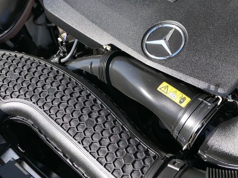 Used 2022 Mercedes-Benz GLC 300 4MATIC w/ Premium Package Lite image 30