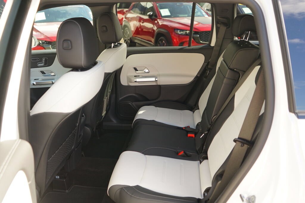 Used 2023 Mercedes-Benz GLB 250 4MATIC image 21
