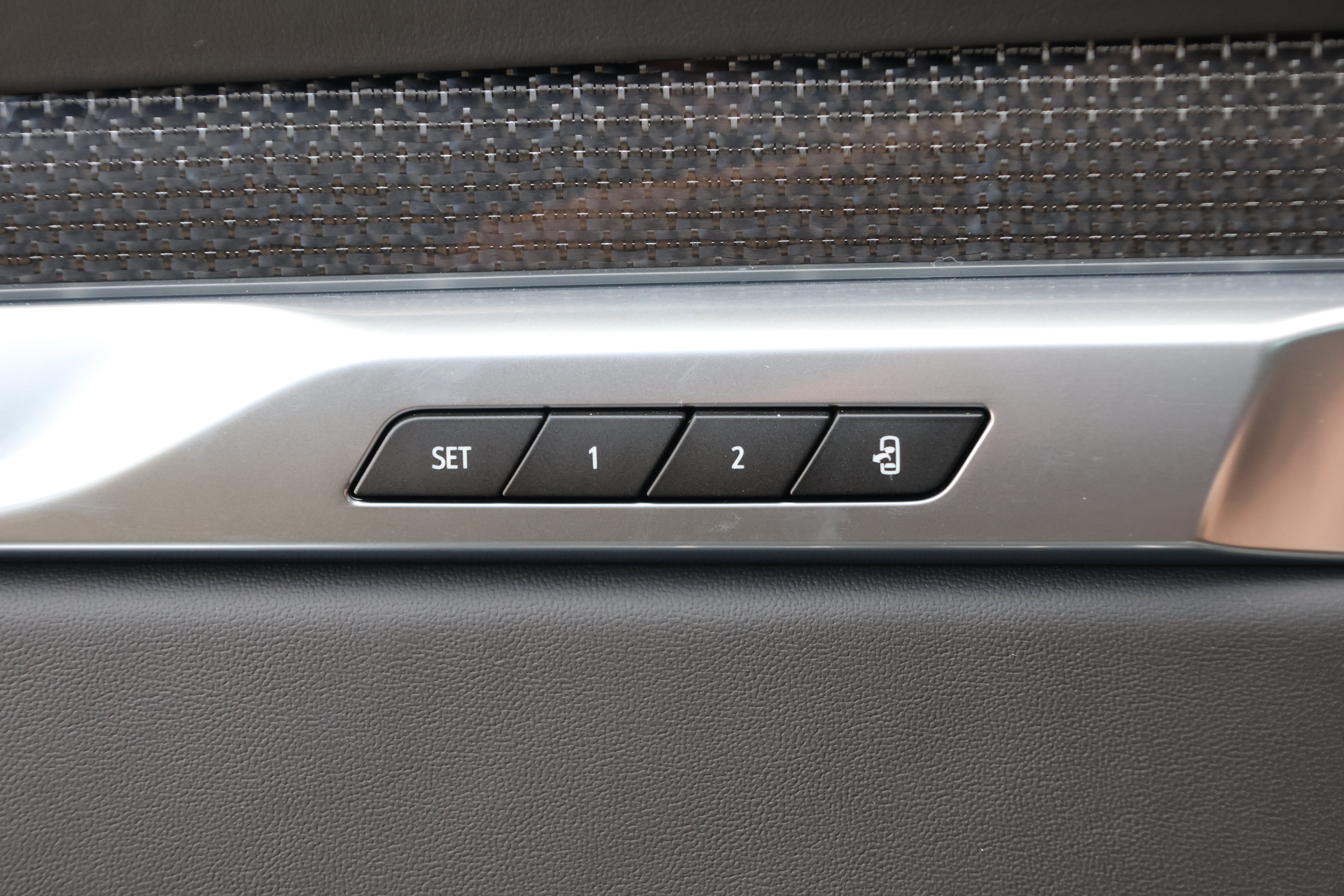 Used 2026 Cadillac Escalade ESV V AWD/4WD image 13