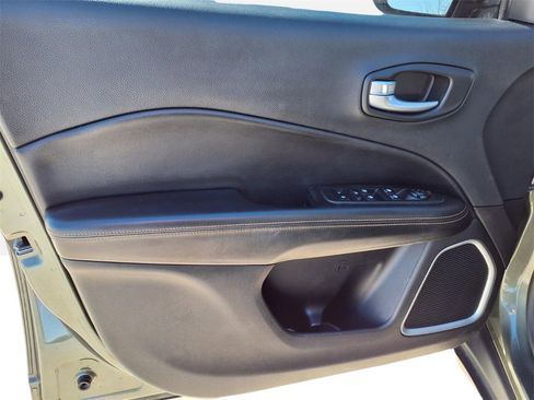 Used 2018 Jeep Compass Limited image 13