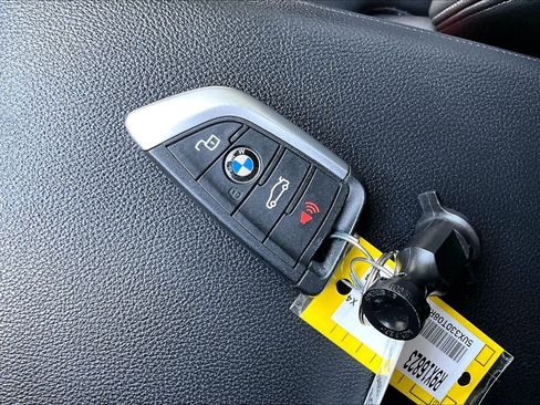 Used 2024 BMW X4 xDrive30i AWD/4WD image 15