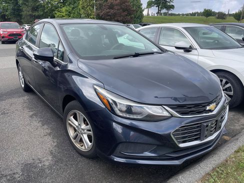 Used 2016 Chevrolet Cruze LT FWD image 1
