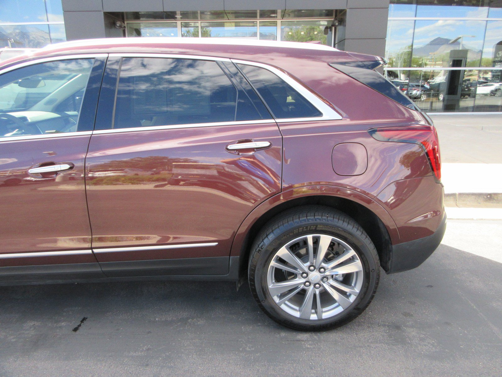 Used 2023 Cadillac XT5 Premium Luxury FWD image 5