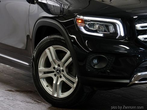 Used 2020 Mercedes-Benz GLB 250 GLB 250 4MATIC SUV w/ Premium Package image 3