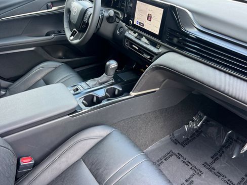 Certified 2025 Toyota Camry SE FWD image 15
