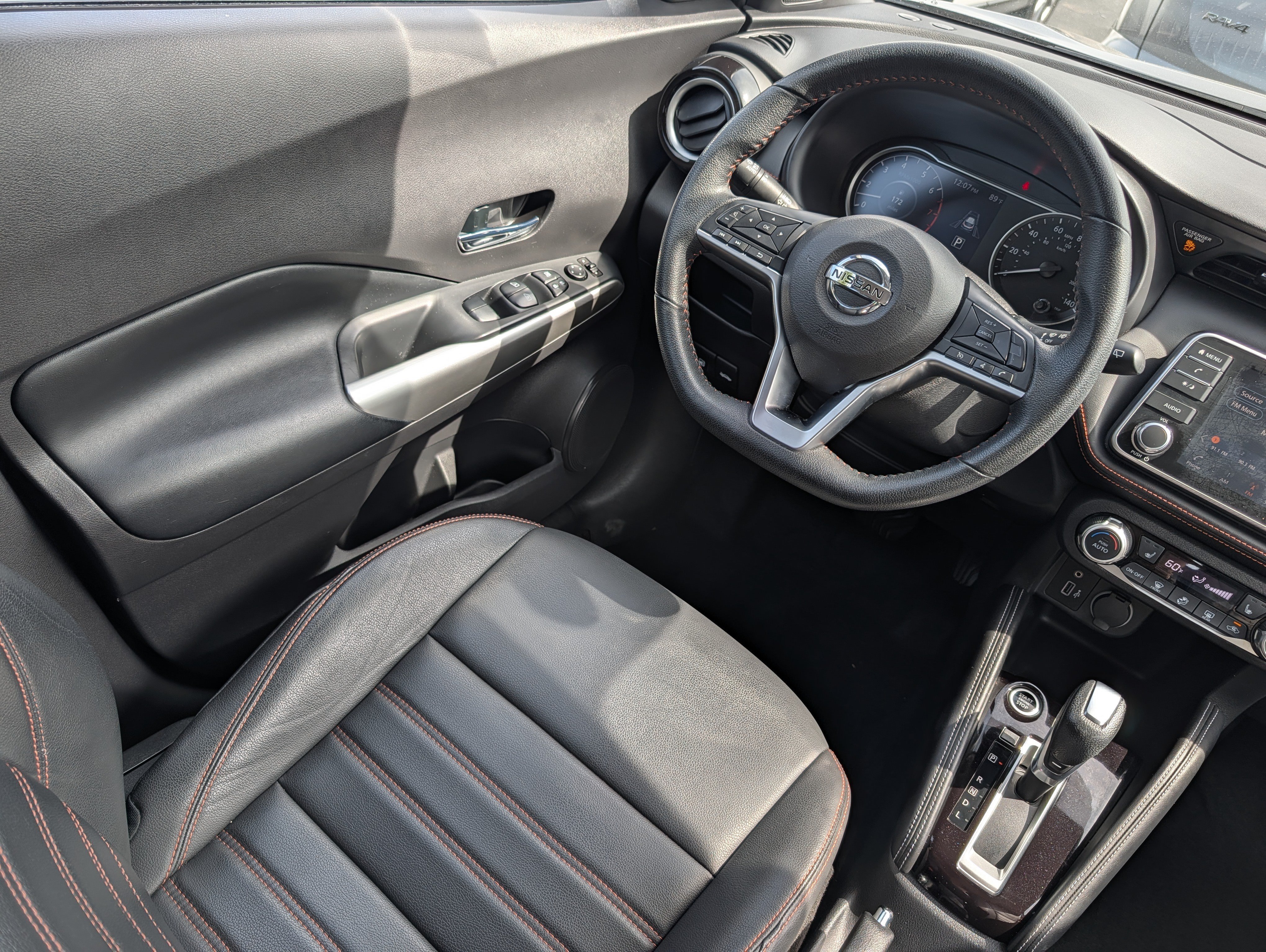 Used 2020 Nissan Kicks SR w/ SR Premium Package FWD image 9