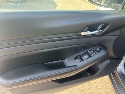 Used 2024 Nissan Altima 2.5 SV image 18