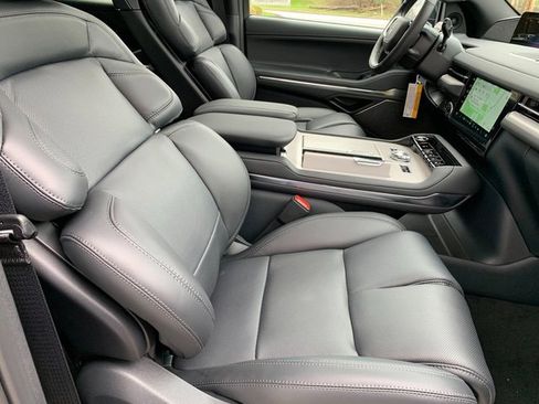 New 2026 Lincoln Navigator Reserve w/ Jet Appearance Package AWD/4WD image 18