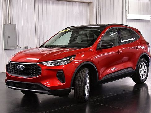 New 2025 Ford Escape Active w/ Cold Weather Package image 3