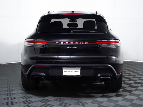 Certified 2025 Porsche Macan image 12
